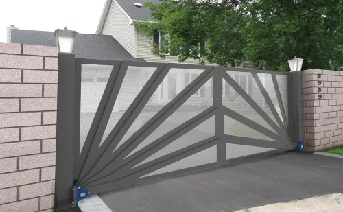 Fan shaped gate simulation